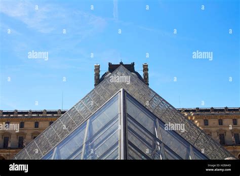 Glass pyramid roof ceiling hi-res stock photography and images - Alamy