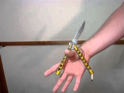 Butterfly Knife Tricks (Zen Rollover) | Butterfly knife, Knife, Knife throwing