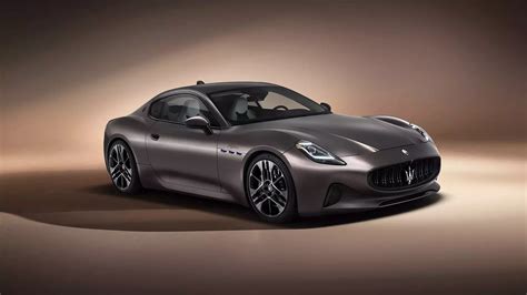 Meet Maserati’s First Electric Vehicle, the 2023 GranTurismo Folgore ...