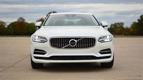 2018 Volvo S90 T8 Review: Efficiency Done With Style