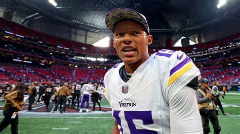 Vikings QB Josh Dobbs Didn't Know His WR's Names During Win