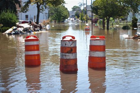 5 Steps to Take When a Flood Is Forecasted | Water Damage Restoration