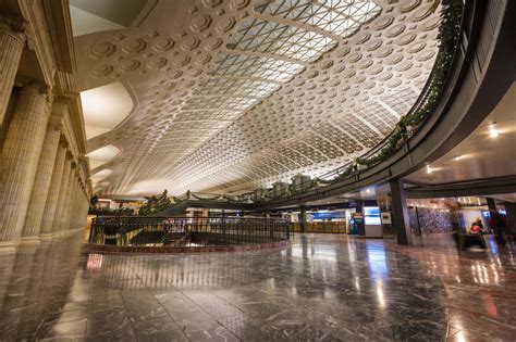 Christmas Wreaths at Union Station in Washington D.C. (Photos)