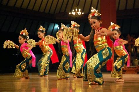 Seni Tari : Unsur-Unsur dan Jenis tarian di Indonesia