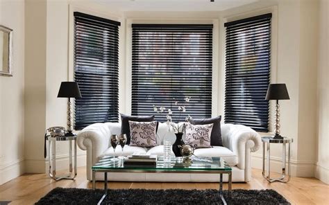 Bay window blinds ideas – how to dress up your bay window beautifully?