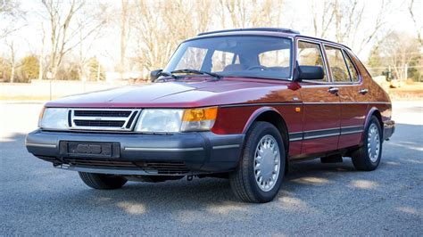 1988 Saab 900 S Sedan 5-Speed VIN: YS3AS45D4J3027728 - CLASSIC.COM