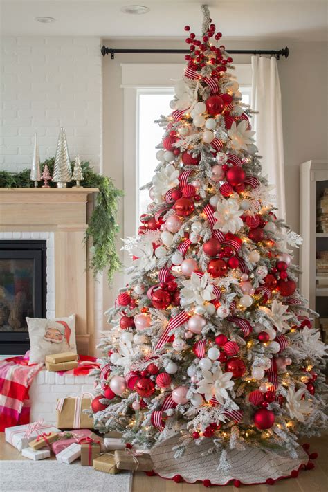 Red and White Christmas Tree - Handmade Farmhouse