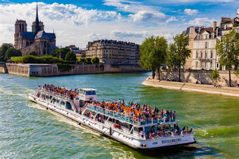 Paris Open Bus Pass and 1 Hour Seine River Cruise - Klook