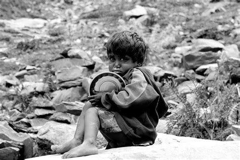 Child Poverty, Surat, Couple Photos, Sadness, Couples, Children, Result ...