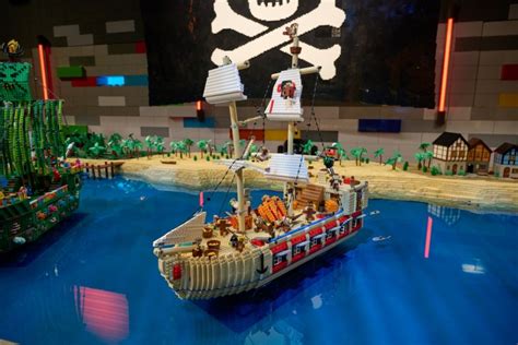 Pirate Ships Ahoy! - LEGO Masters USA S03E06 - True North Bricks