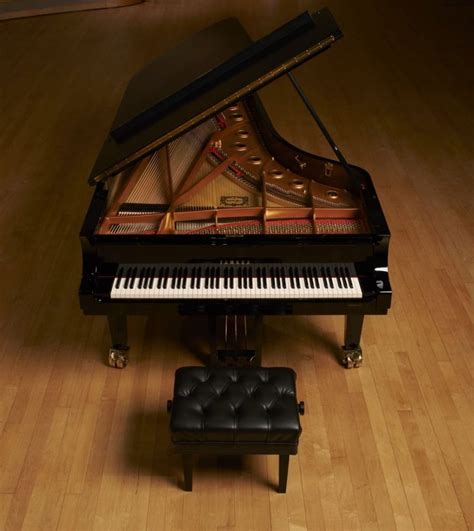 What’s the Difference Between a Grand Piano and an Upright Piano?