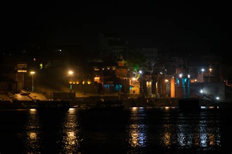 Life in Varanasi- Ghats & People! - The Raw Traveller