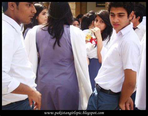 Pakistani girls pictures gallery: pakistani school uniform girls