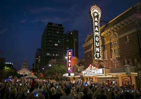 Paramount Theatre shines with new sign – Collective Vision | Photoblog ...