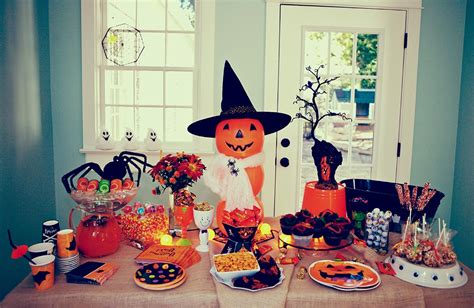 8+ Innovative Ideas for Halloween Table Decorations | GamesAndCelebrations.com