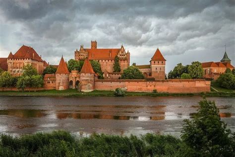 Malbork Castle in Malbork, Poland : r/ArchitecturePorn