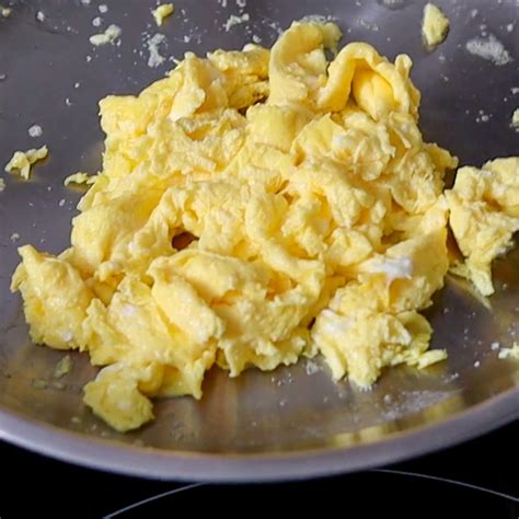 Easy Scrambled Eggs Recipe Without Milk | 5 Simple Steps