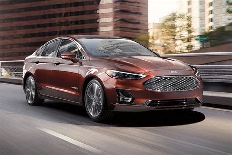 2019 Ford Fusion Hybrid: New Car Review - Autotrader