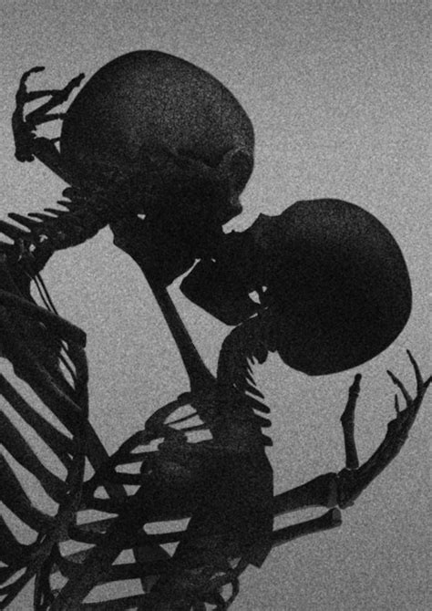 Bone-Kiss by David McBurney | Imagens escuras, Arte com caveiras, Figuras retrô