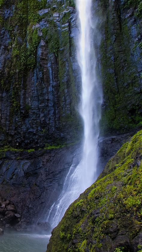 The Iglesias waterfall and pool on Cocos Island, Costa Rica | Windows Spotlight Images