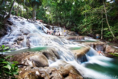 Le Dunn's River Falls jamaicane a Ocho Rios | aCasaMai.it