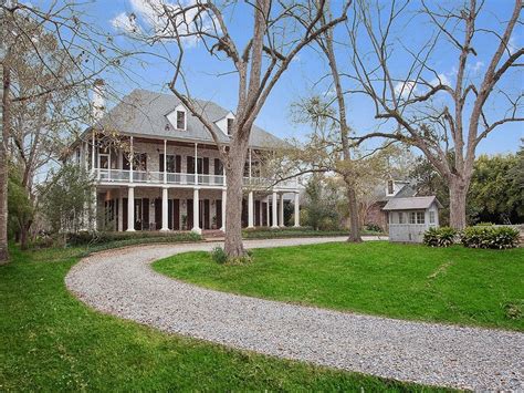 9 French Colonial Homes - Houses in French Colonial New Orleans Style