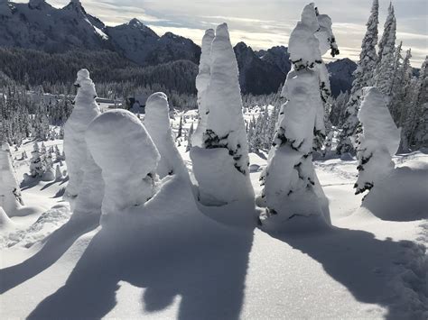 Heavy snow to continue in Cascade mountain passes | The Seattle Times