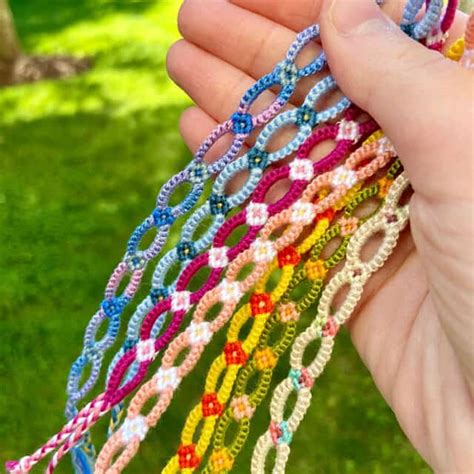 19 Easy Friendship Bracelet Patterns for Beginners - Sarah Maker