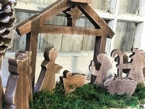 diy wooden nativity scene makeover - Re-Fabbed | Nativity scene diy, Wooden diy, Wooden nativity ...