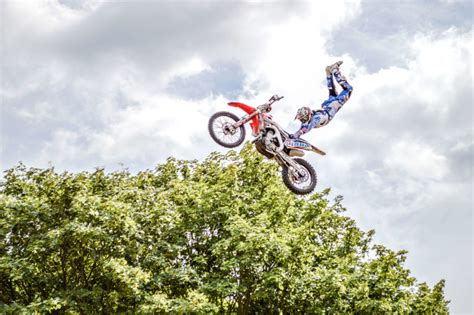 Hire Motorbike STUNT Shows For EVENTS - Streets United