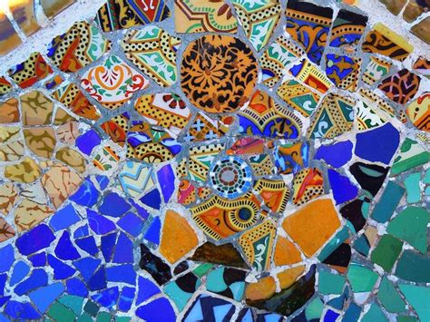 gaudí trencadis | Mosaic art, Gaudi mosaic, Mosaic artwork