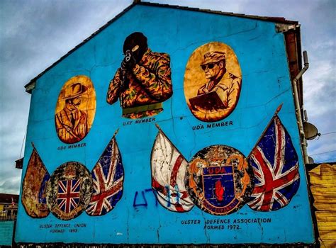 A Black Cab Tour of the Belfast Murals - Travel Addicts