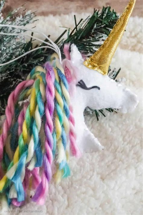 15 Festive DIY Christmas Animal Ornaments to Make