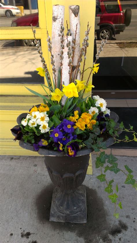 Spring urn at Tabule Restaurant Yonge St. location. Designed by Tracy ...