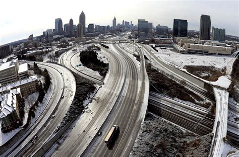 Atlanta sounds alarm over snow; New England fans unfazed | Inquirer News