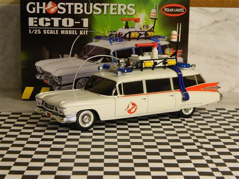 Ghostbuster Ecto-1 Vehicle (Snap) -- Plastic Model Car Kit -- 1/25 Scale -- #914 pictures by ...