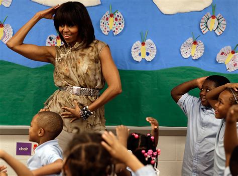 Michelle Obama Dances With Kindergarten Students - E! Online