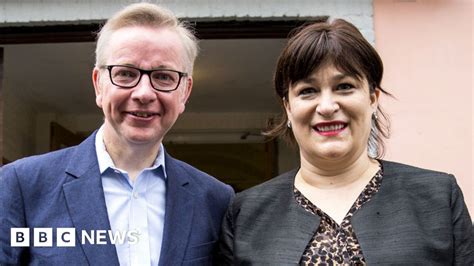 Michael Gove and Sarah Vine separating and 'finalising divorce' - BBC News