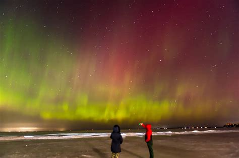 Northern Lights just appeared over Ontario and the photos are ...