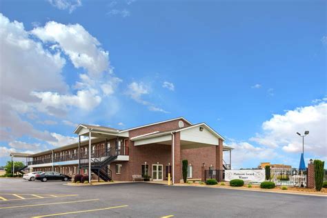 Econo Lodge Inn & Suites Searcy, AR - See Discounts