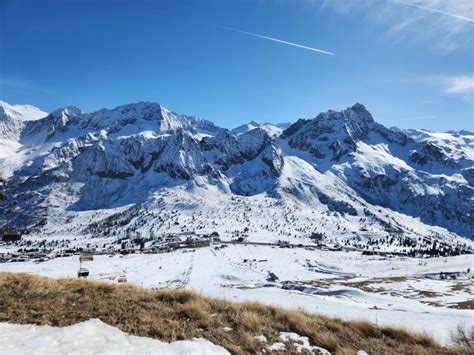 10 reasons to ski Passo Tonale: Skirama Dolomiti skiing holiday