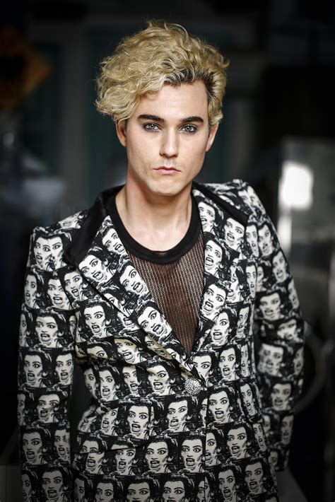 Guyliner brings out a man’s inner rock star - SFChronicle.com