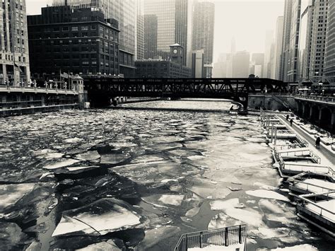 Chicago River in the winter time | Anna.P | Flickr