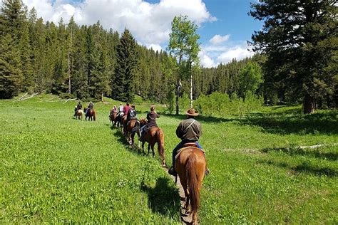 Parade Rest Guest Ranch – Rustic Vacations