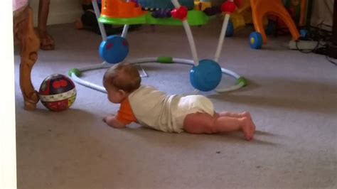 Babies first crawl (army crawling!) - YouTube