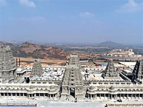 Telangana: Parking at Yadagirigutta Temple will now cost Rs 500