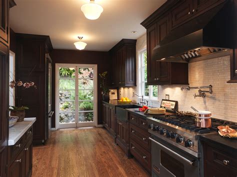 14 Interesting Dark Brown Kitchen Cabinets for a Timeless Look – La Urbana