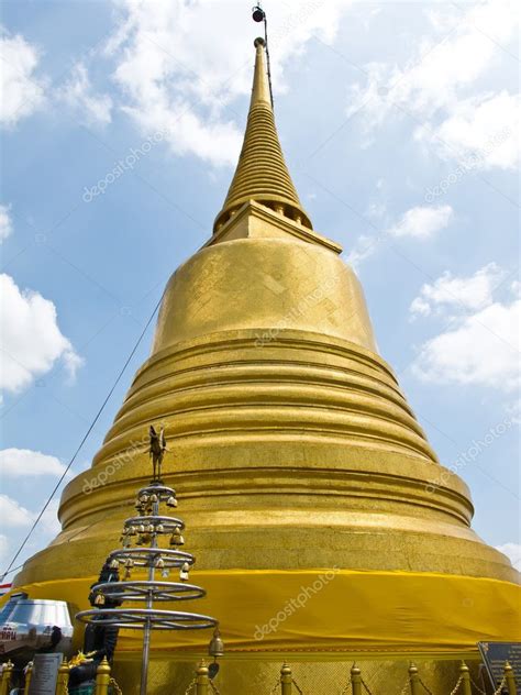 Golden mountain temple, bangkok thailand — Stock Photo © thaifairs #6257511