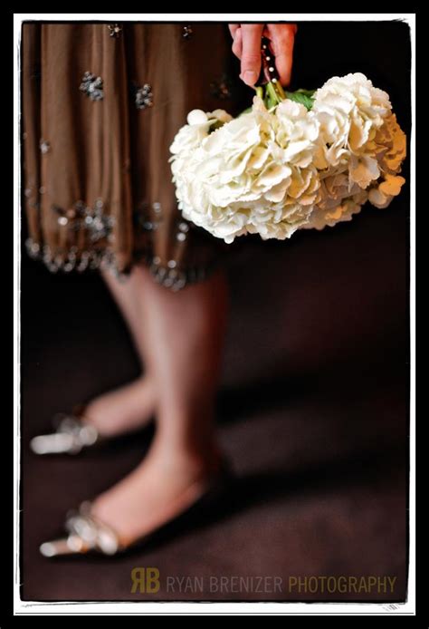 Bouquet Bridal: White Carnation Bouquets