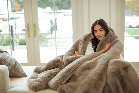 Ultra-Plush Cuddle Blanket - Cozy Earth